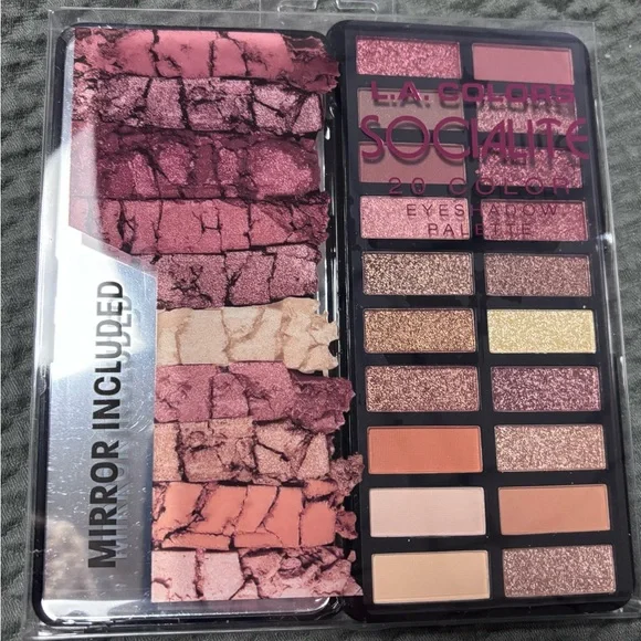 COPY - LA COLORS SOCIALITE EYESHADOWS - Picture 1 of 3